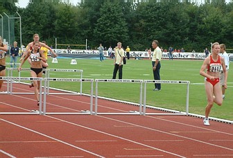 Katrin Geissler, wie Sophie Krauel vom TuS Jena, lief mit 14,12 sec. die 2.beste Huerdenzeit